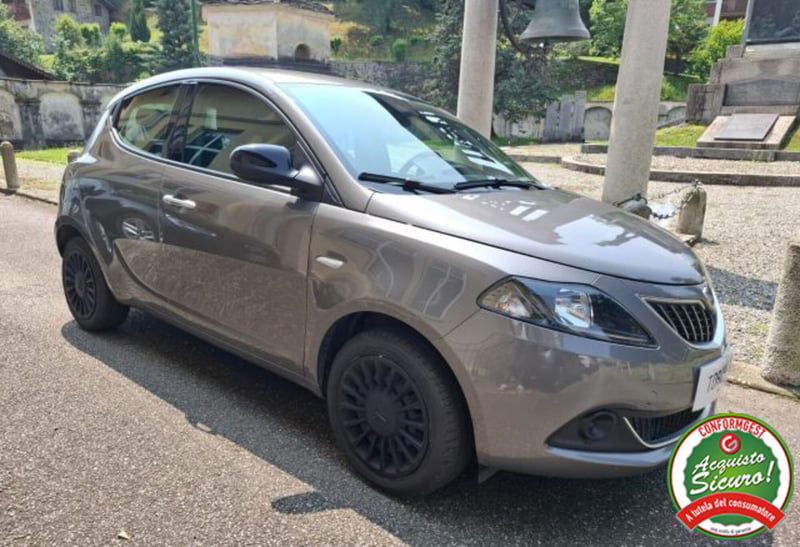Lancia Ypsilon 1.0 FireFly 5 porte S&S Hybrid Ecochic Silver