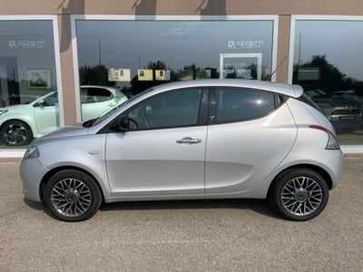 Lancia Ypsilon 1.2 69 CV 5 porte Silver usata