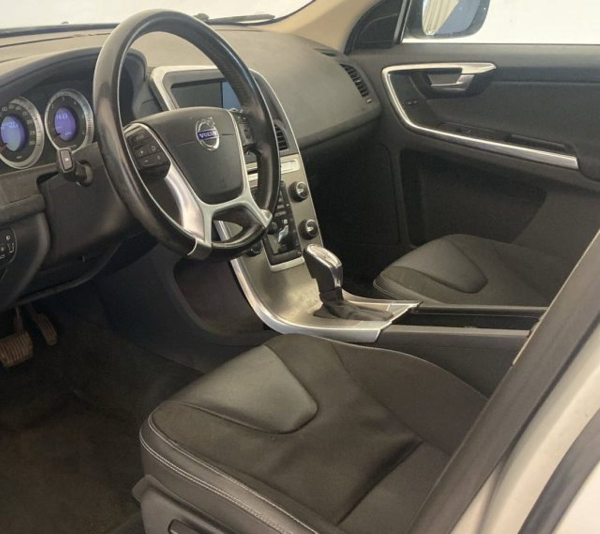 Volvo XC60 D4 AWD Geartronic Momentum (3)