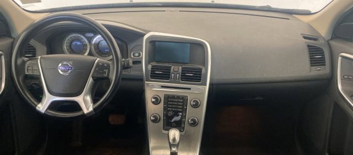 Volvo XC60 D4 AWD Geartronic Momentum (4)