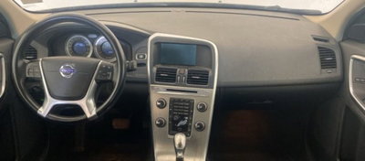 Volvo XC60 D4 AWD Geartronic Momentum (4)