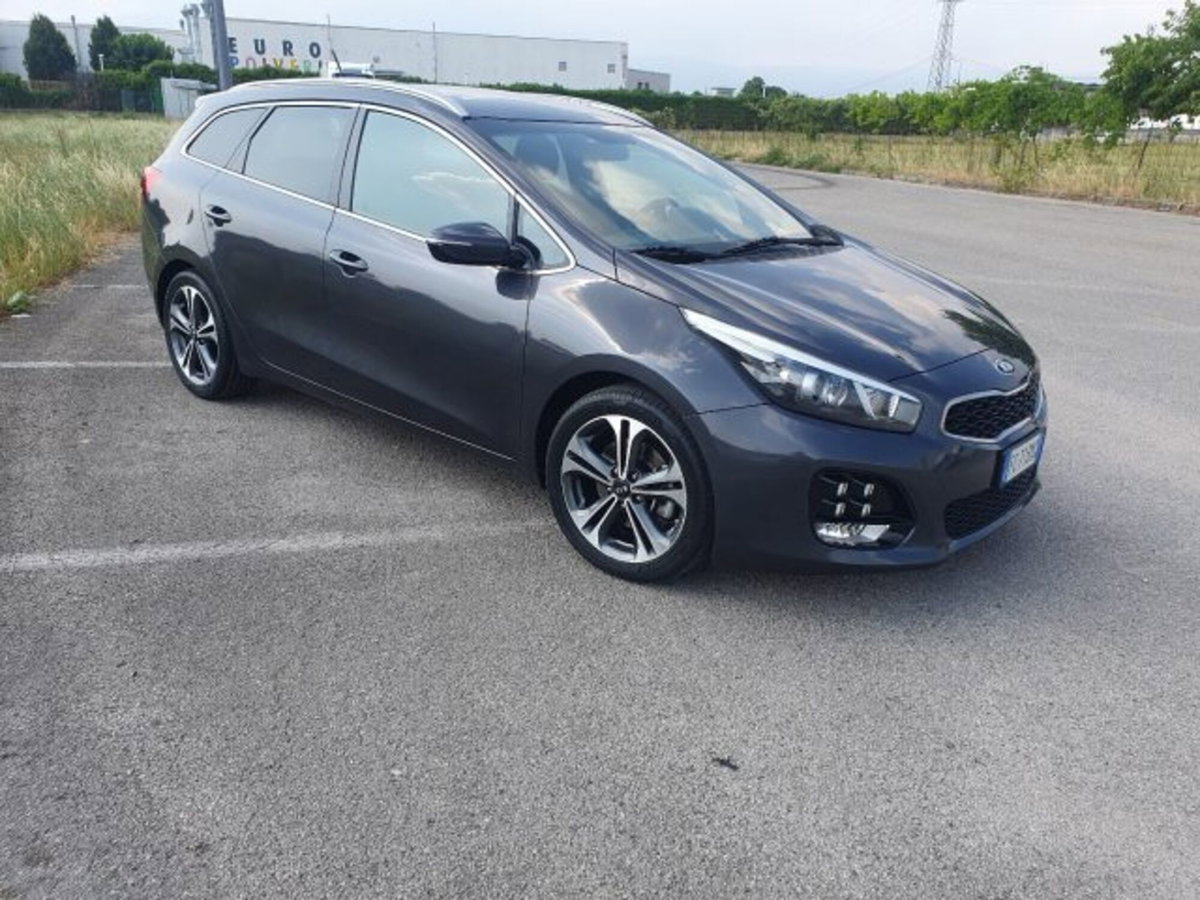 Kia cee'd Sport Wagon 1.6 CRDi 110 CV SW GT Line (2)