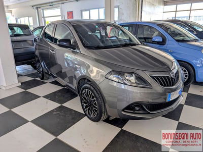 Lancia Ypsilon 1.0 FireFly 5 porte S&S Hybrid Ecochic A. Ferretti usata