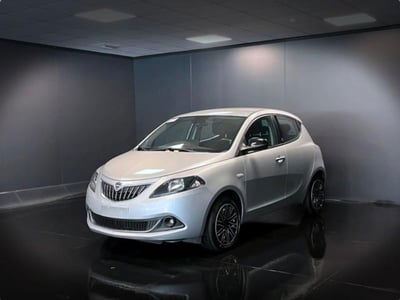 Lancia Ypsilon 1.0 FireFly 5 porte S&S Hybrid Ecochic Gold usata