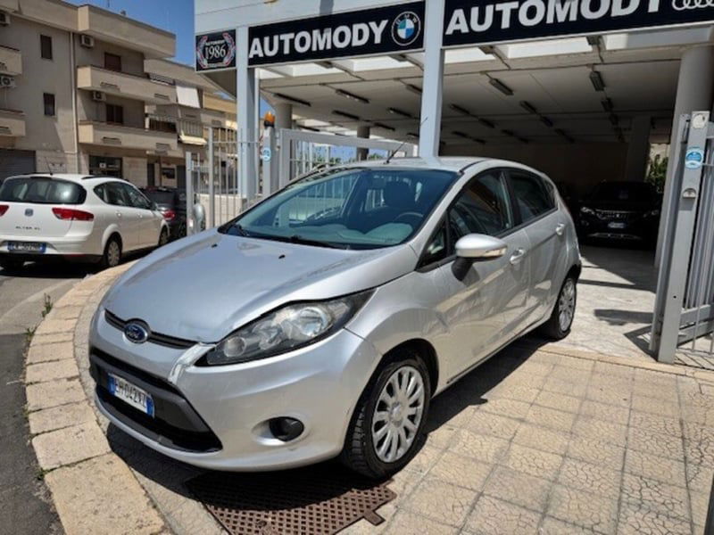 Ford Fiesta 1.4 TDCi 70CV 5 porte Titanium
