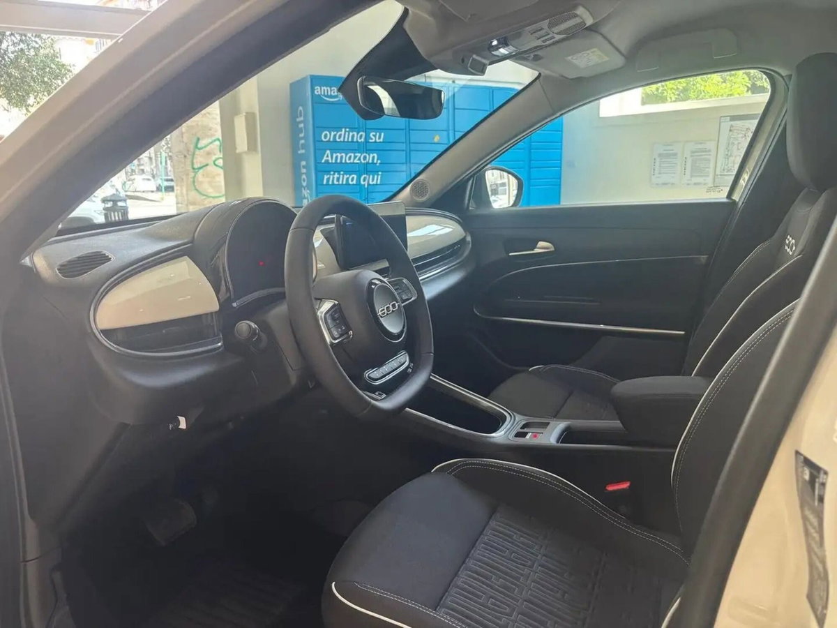 Fiat 600 1.2 hybrid 110cv auto (6)