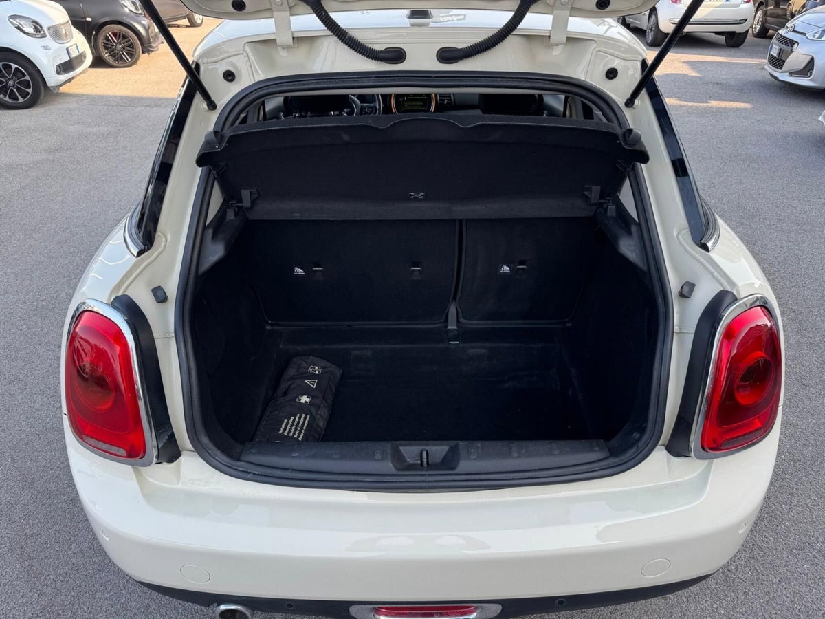 MINI Mini 1.5 Cooper D Boost 5 porte (17)