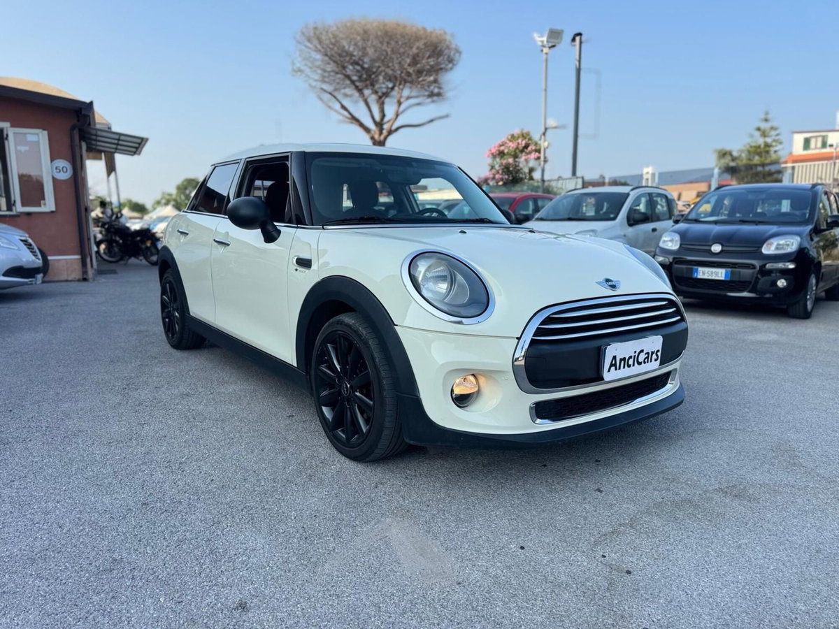 MINI Mini 1.5 Cooper D Boost 5 porte (2)