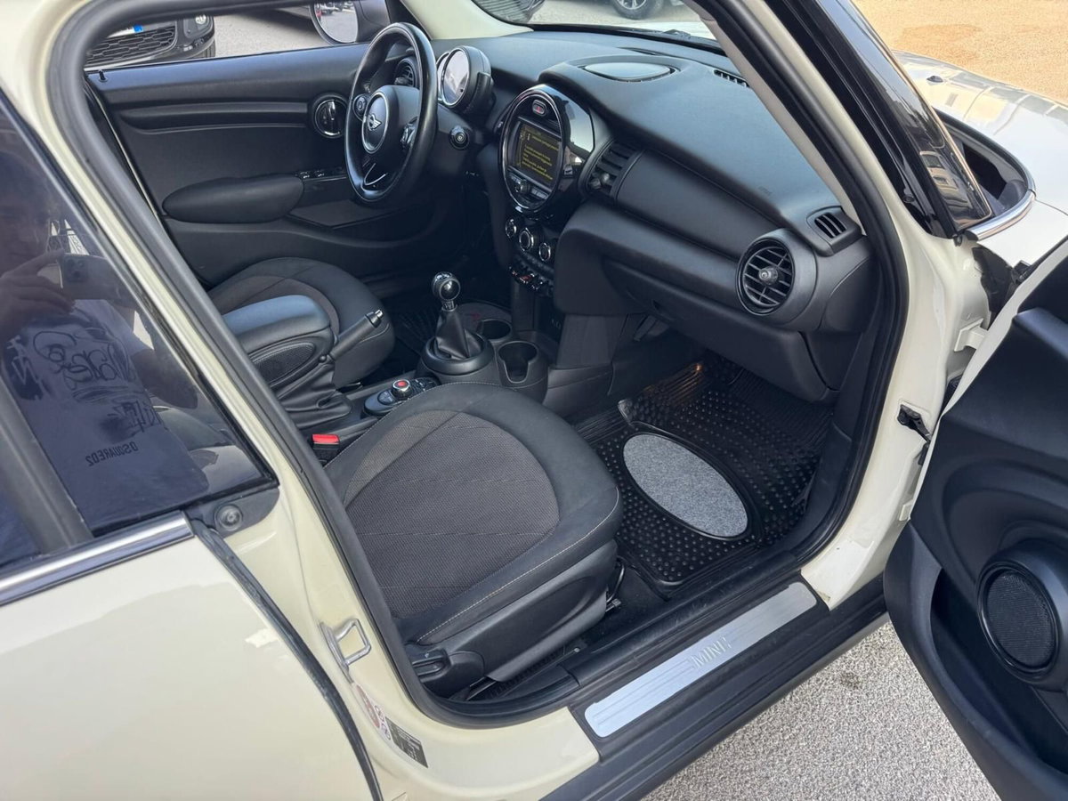 MINI Mini 1.5 Cooper D Boost 5 porte (9)