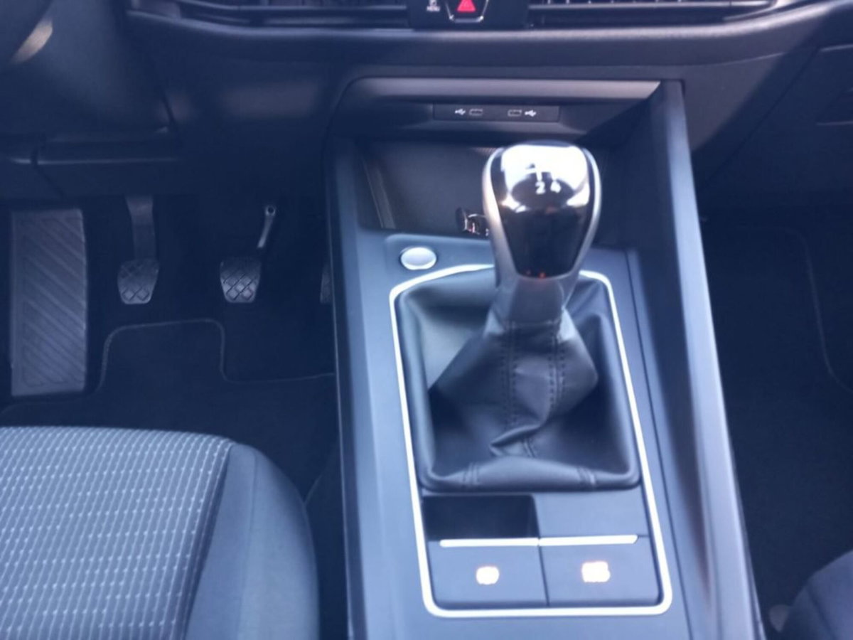 Volkswagen Golf 1.0 TSI EVO Life (19)