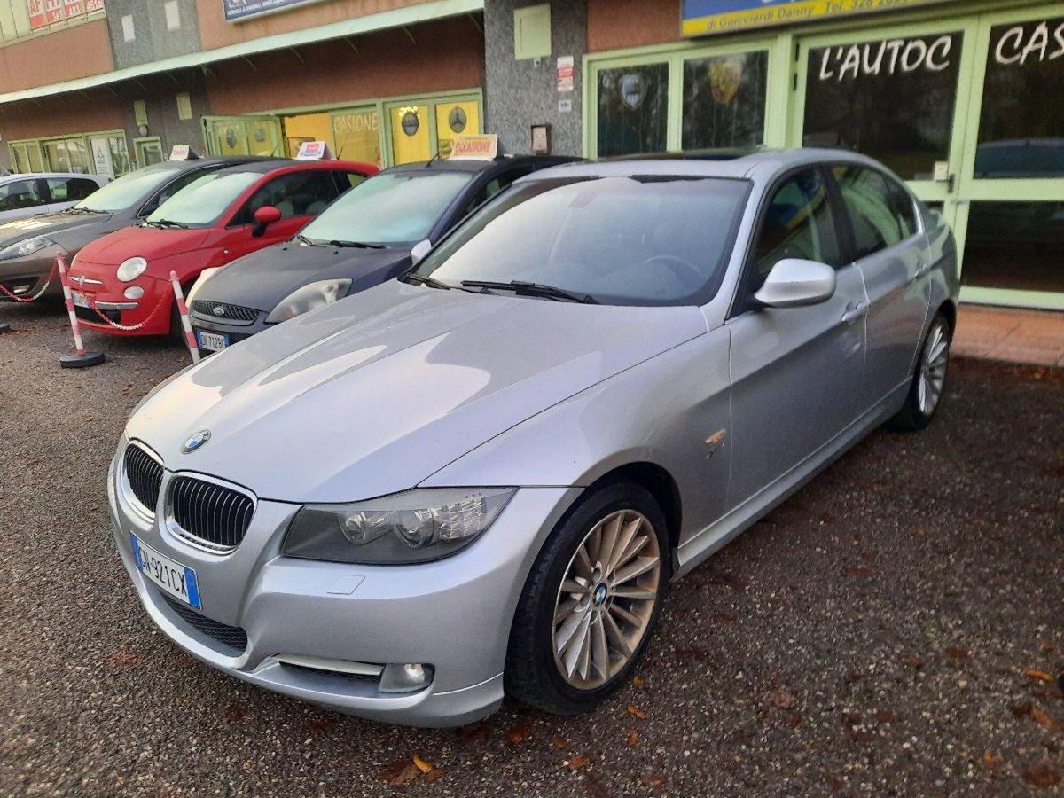 BMW Serie 3 335i cat xDrive Eletta (2)