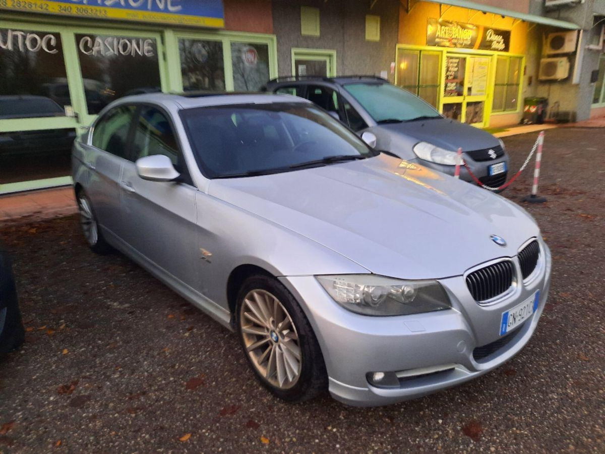 BMW Serie 3 335i cat xDrive Eletta (3)