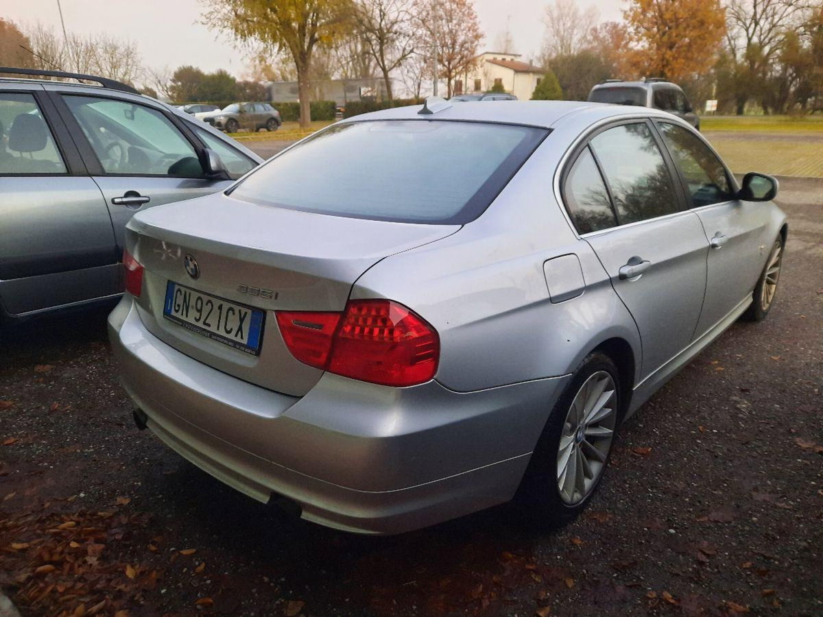 BMW Serie 3 335i cat xDrive Eletta (4)