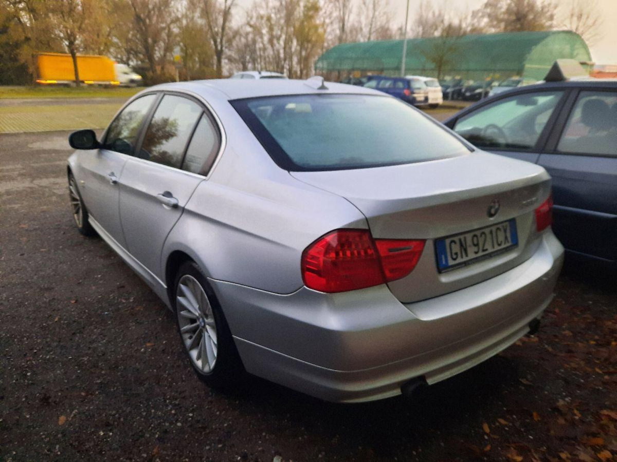 BMW Serie 3 335i cat xDrive Eletta (6)