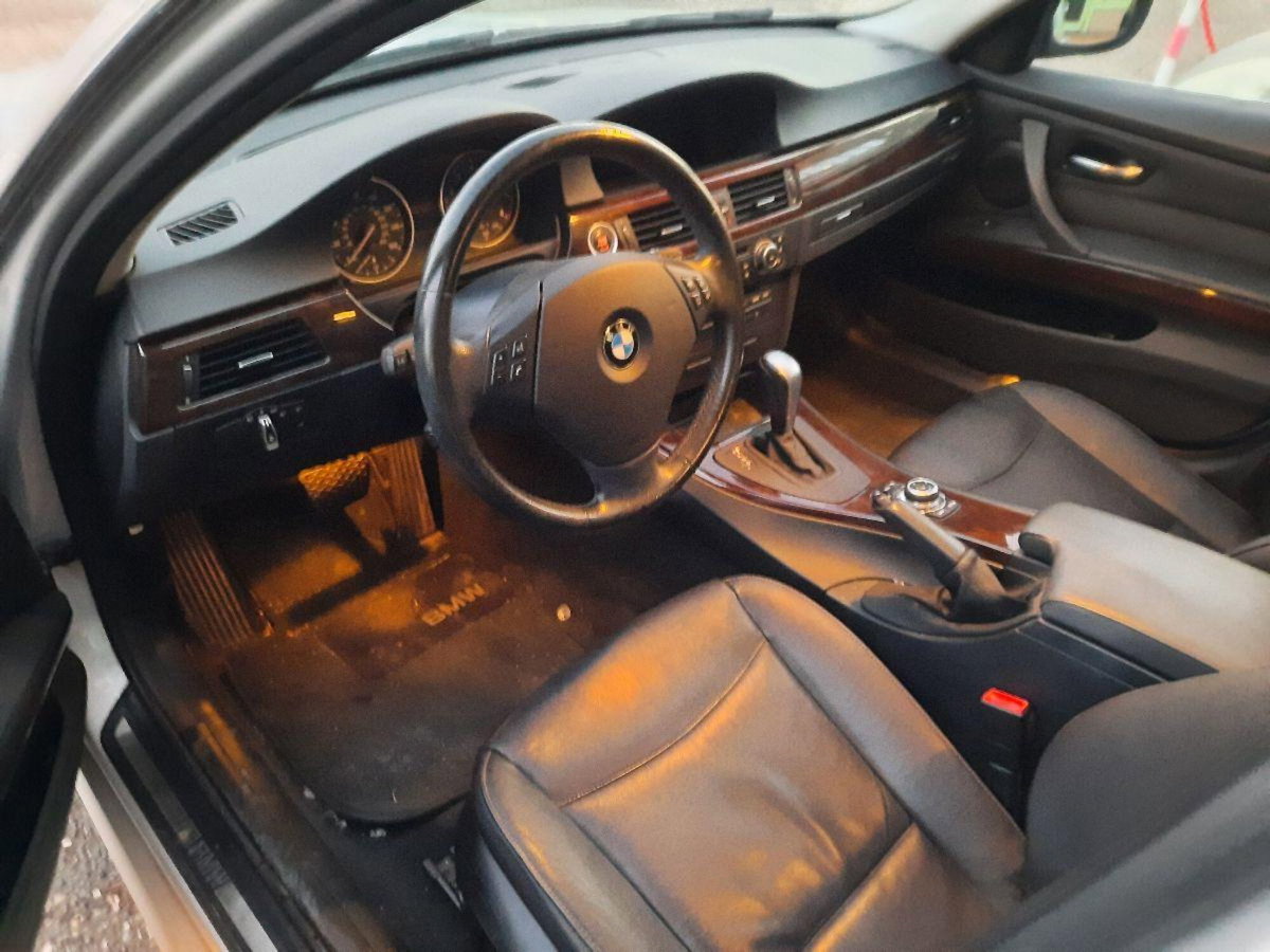 BMW Serie 3 335i cat xDrive Eletta (9)