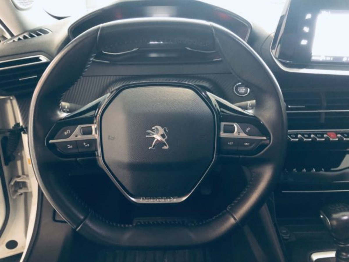 Peugeot 2008 BlueHDi 100 S&S Allure Navi Pack (11)