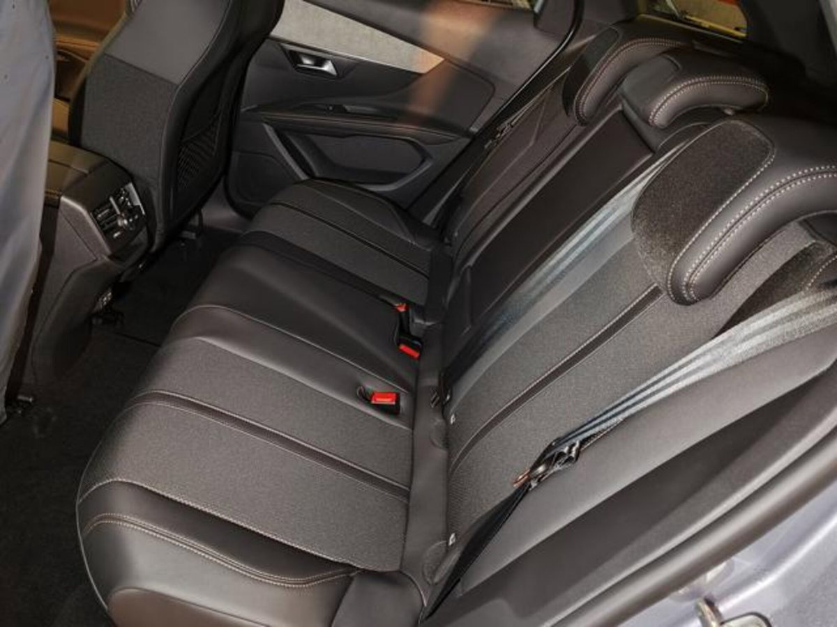 Peugeot 3008 1.2 hybrid GT 145cv e-dcs6 (16)