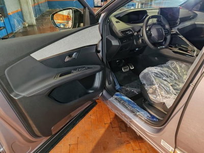 Peugeot 3008 1.2 hybrid GT Exclusive 145cv e-dcs6 (7)