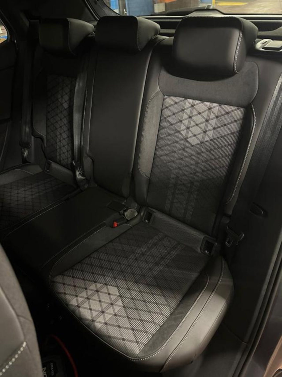 Volkswagen T-Cross 1.0 tsi R-Line 115cv (18)