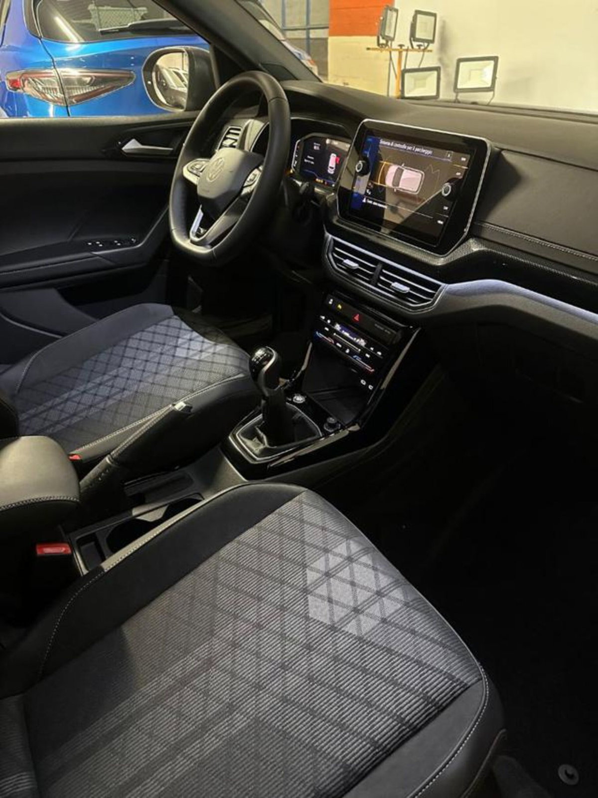 Volkswagen T-Cross 1.0 tsi R-Line 115cv (19)