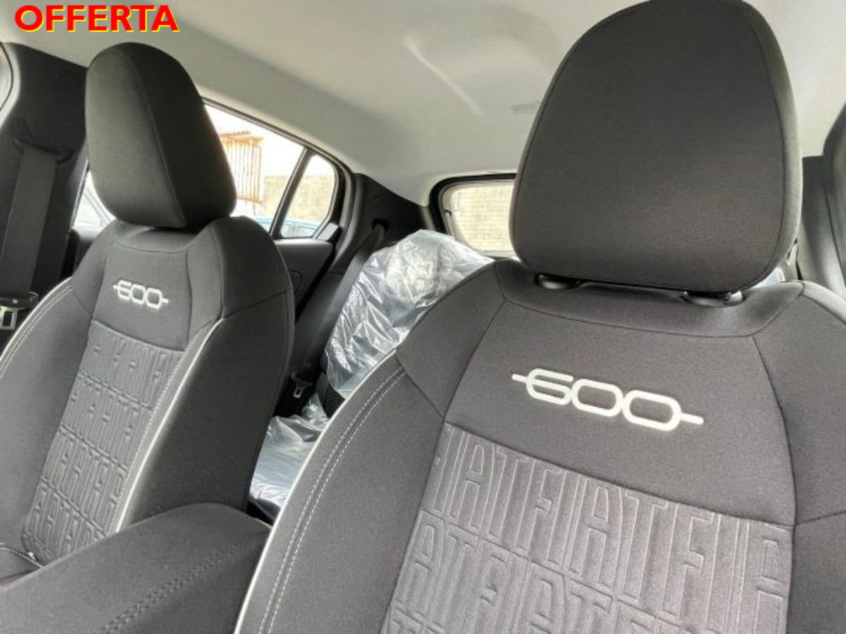 Fiat 600 1.2 hybrid 110cv auto (14)