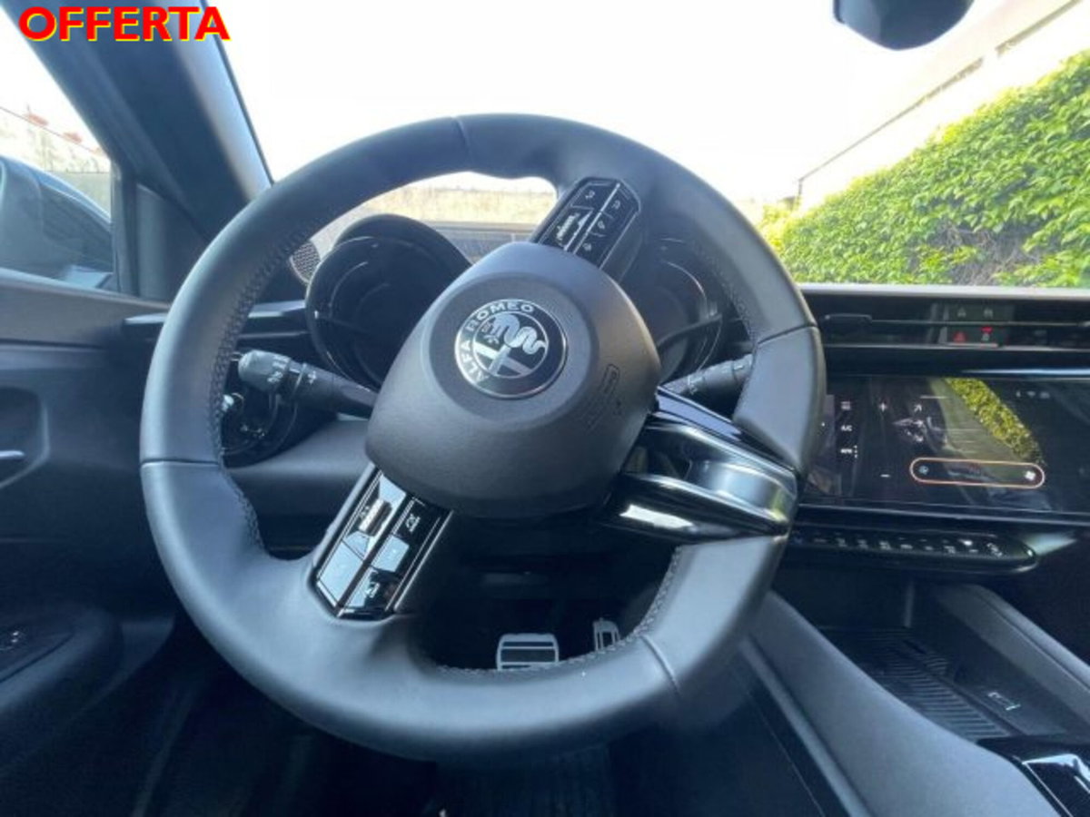 Alfa Romeo Junior 1.2 ibrida Speciale 145cv edct6 (11)