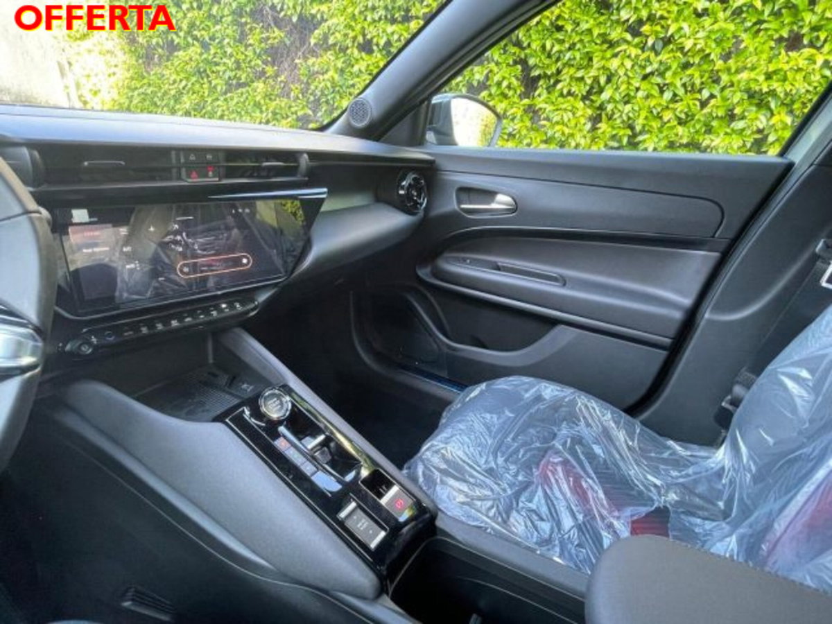 Alfa Romeo Junior 1.2 ibrida Speciale 145cv edct6 (13)