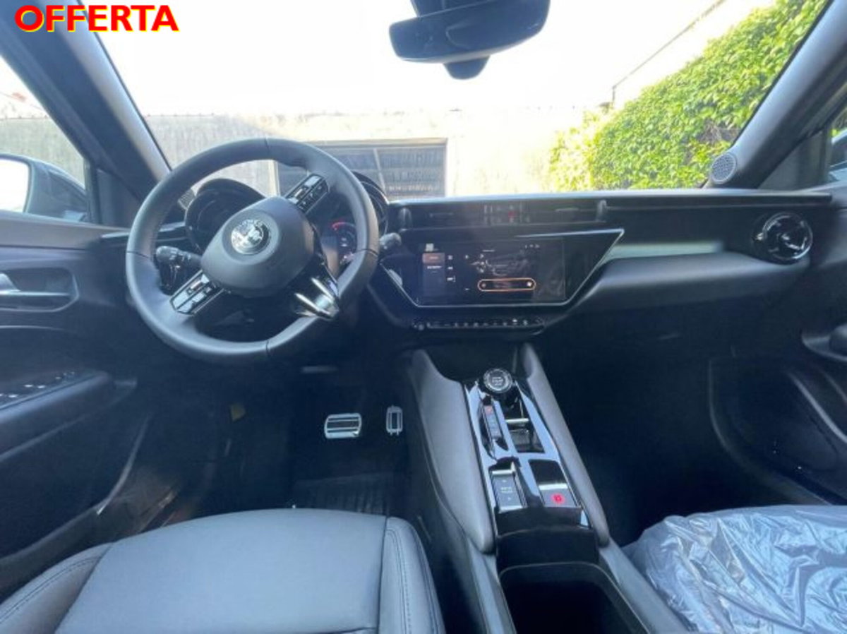 Alfa Romeo Junior 1.2 ibrida Speciale 145cv edct6 (18)