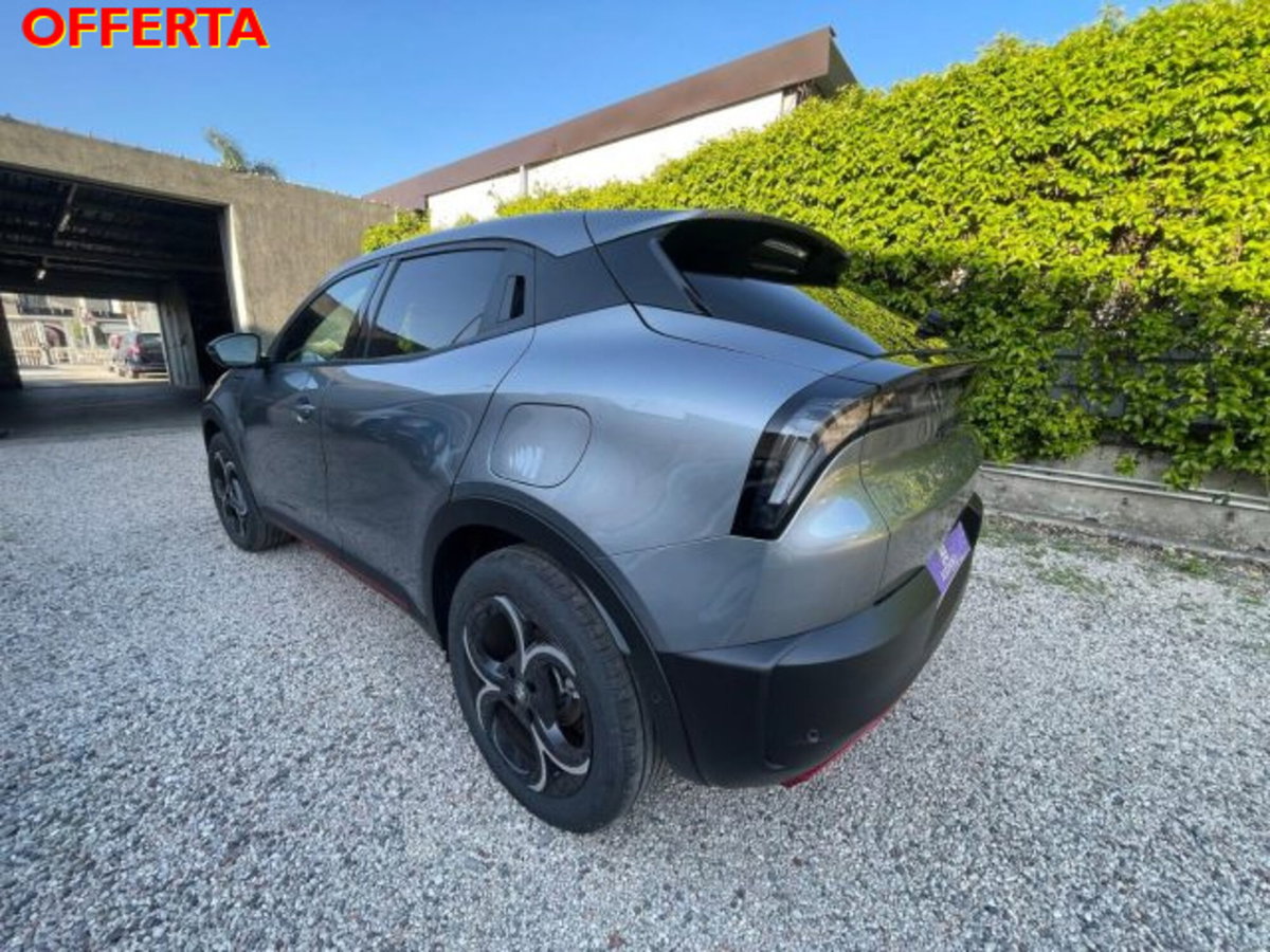 Alfa Romeo Junior 1.2 ibrida Speciale 145cv edct6 (3)