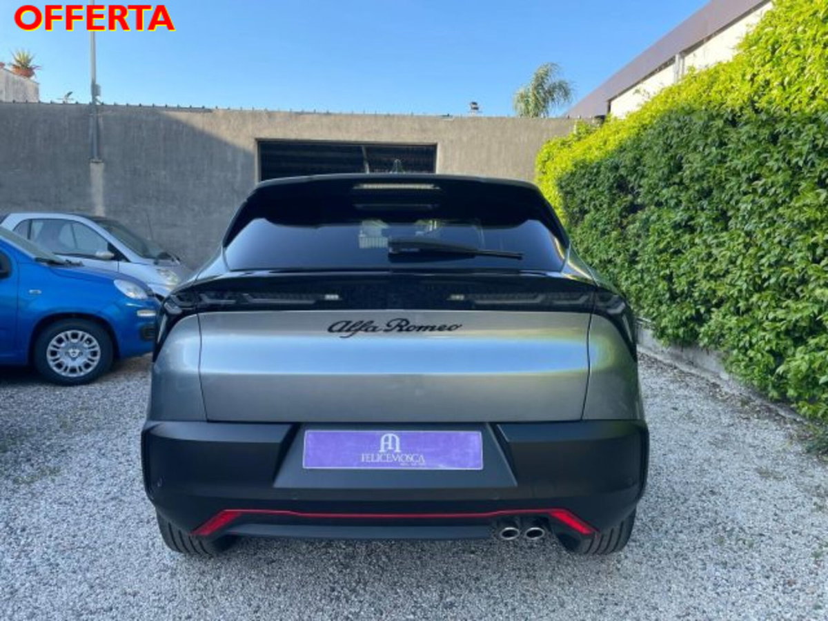 Alfa Romeo Junior 1.2 ibrida Speciale 145cv edct6 (4)