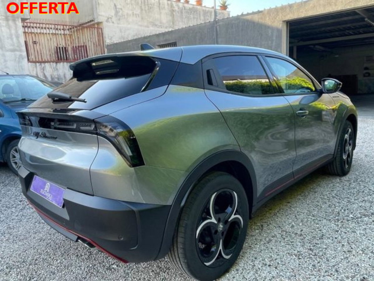 Alfa Romeo Junior 1.2 ibrida Speciale 145cv edct6 (5)