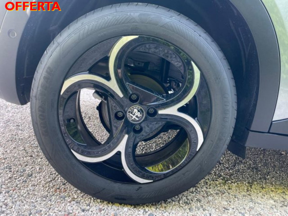 Alfa Romeo Junior 1.2 ibrida Speciale 145cv edct6 (6)