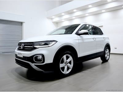 Volkswagen T-Cross 1.0 TSI 110 CV Sport usata