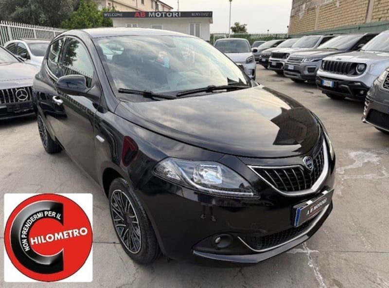Lancia Ypsilon 1.0 FireFly 5 porte S&S Hybrid Ecochic Gold