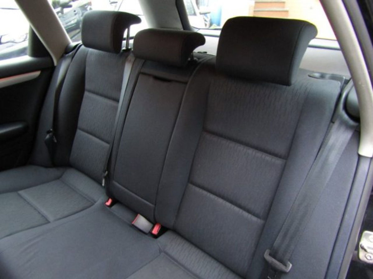 Audi A4 Avant 2.0 16V TDI multitronic (11)