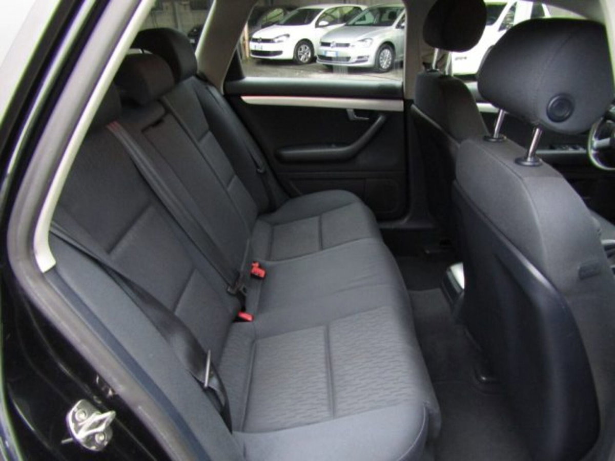 Audi A4 Avant 2.0 16V TDI multitronic (12)