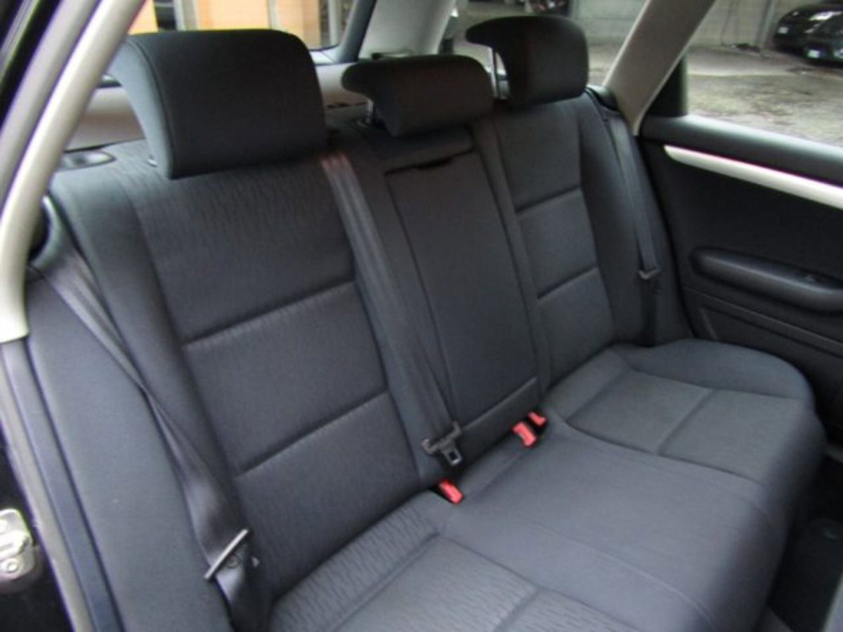 Audi A4 Avant 2.0 16V TDI multitronic (13)