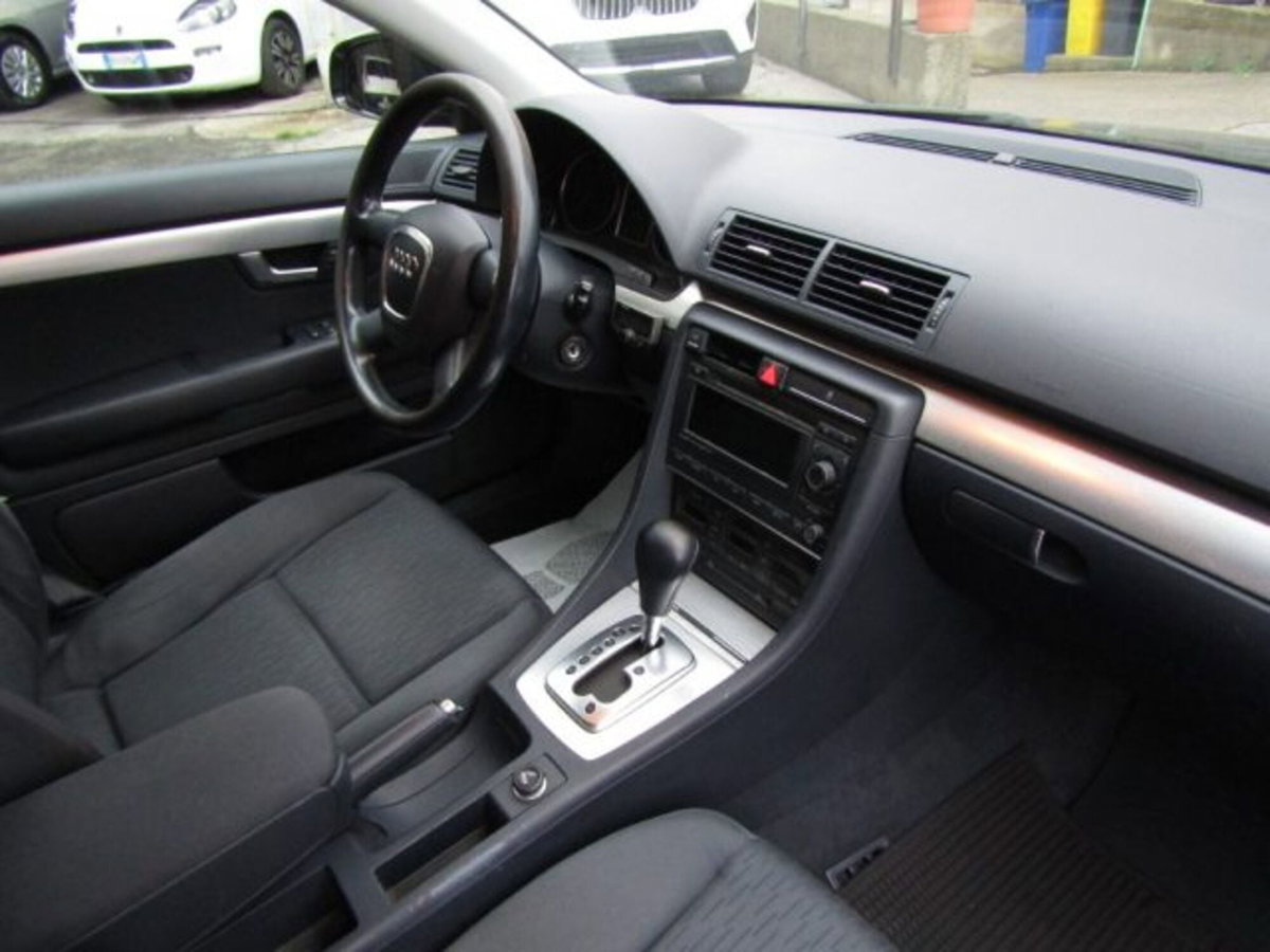 Audi A4 Avant 2.0 16V TDI multitronic (15)