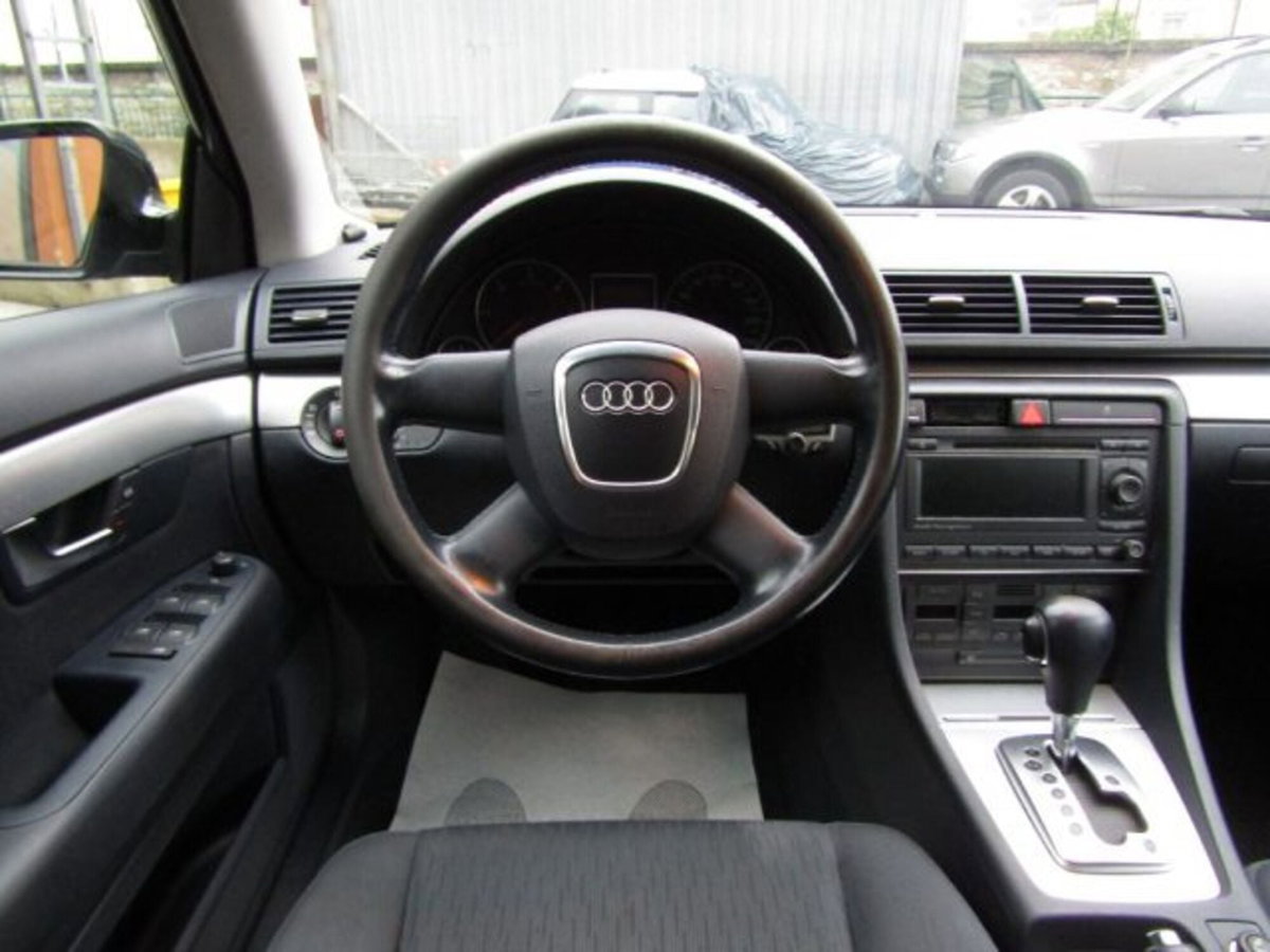 Audi A4 Avant 2.0 16V TDI multitronic (17)