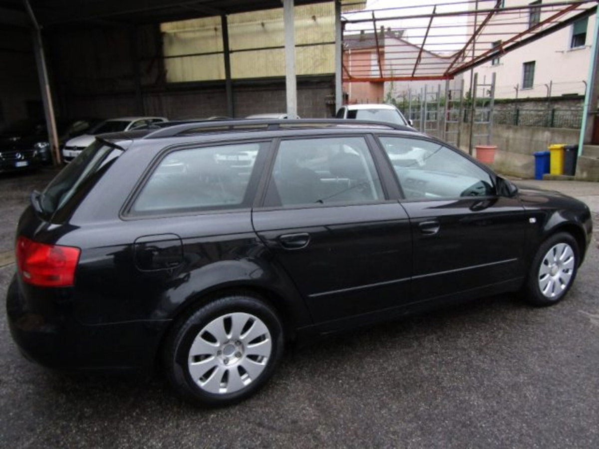Audi A4 Avant 2.0 16V TDI multitronic (4)