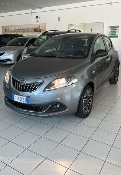Lancia Ypsilon 1.0 FireFly 5 porte S&S Hybrid Gold Plus usata
