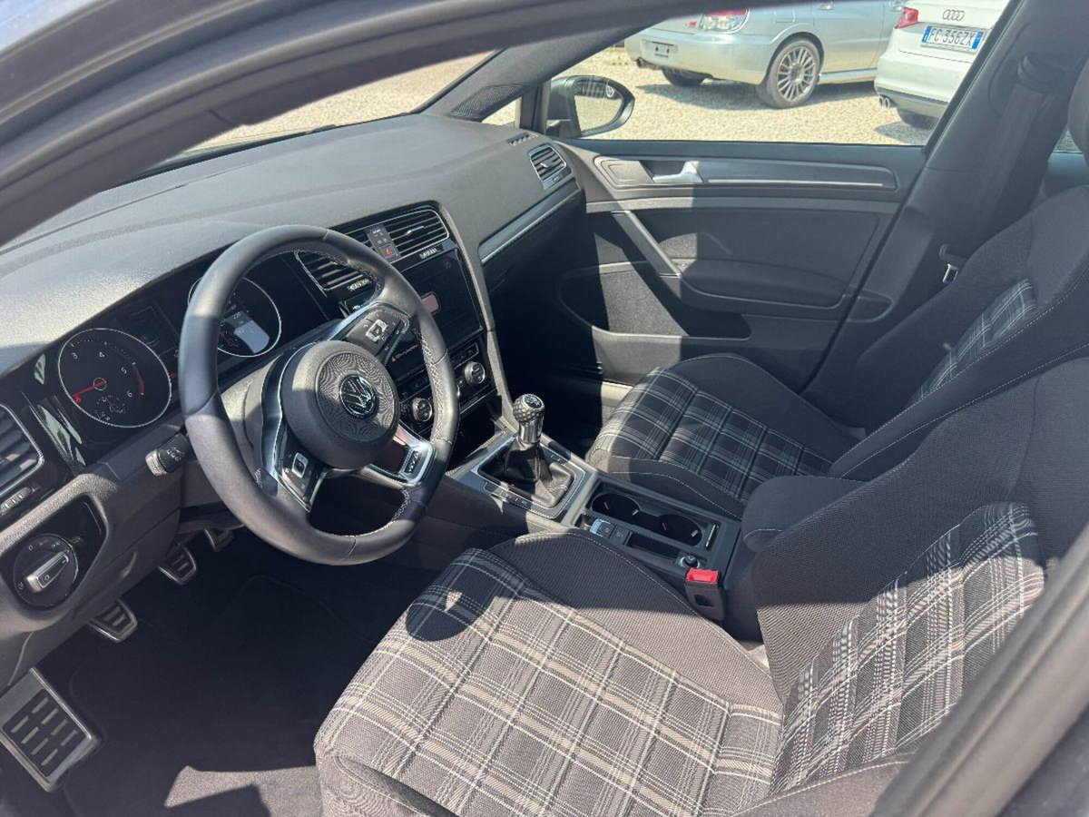 Volkswagen Golf GTD 2.0 TDI 5p. BlueMotion Technology (10)