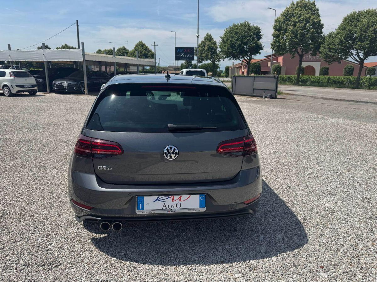 Volkswagen Golf GTD 2.0 TDI 5p. BlueMotion Technology (2)