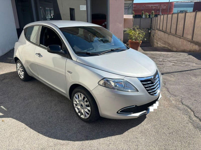 Lancia Ypsilon 1.2 69 CV 5 porte Silver