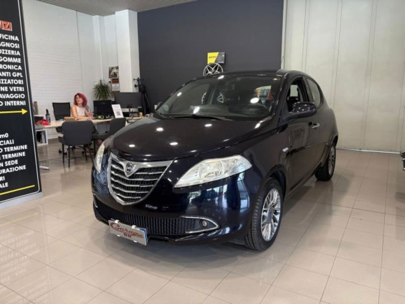 Lancia Ypsilon 1.2 69 CV 5 porte Gold