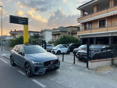 Volvo XC60 B4 (d) AWD automatico Plus Dark usata