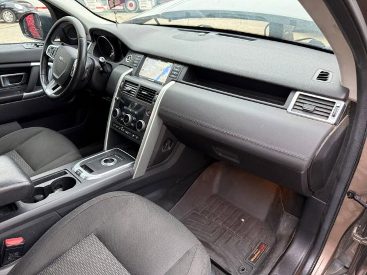 Land Rover Discovery Sport 2.0 TD4 150 CV SE (19)