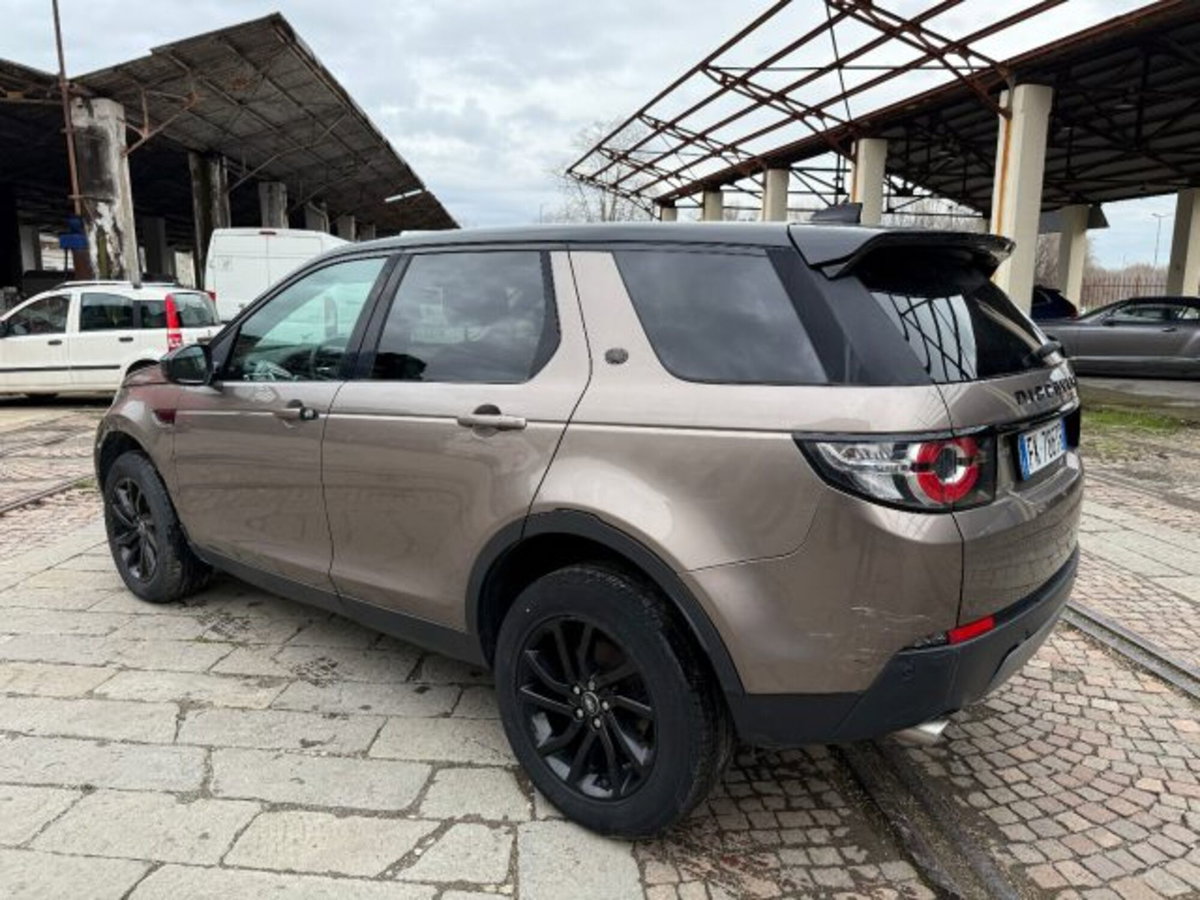 Land Rover Discovery Sport 2.0 TD4 150 CV SE (5)