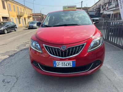 Lancia Ypsilon 1.0 FireFly 5 porte S&S Hybrid Ecochic Silver usata