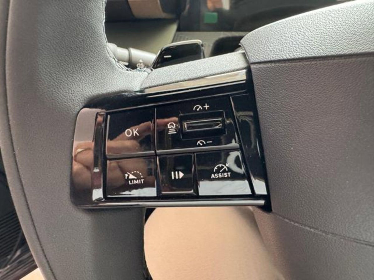 Lancia Ypsilon 1.2 mhev Edizione Cassina e-dct (7)